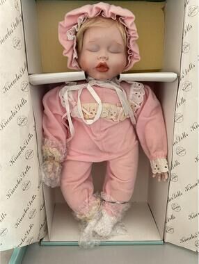Elizabeth's Homecoming Vintage Knowles Doll 1989 Baby Book Treasures  w/Box
